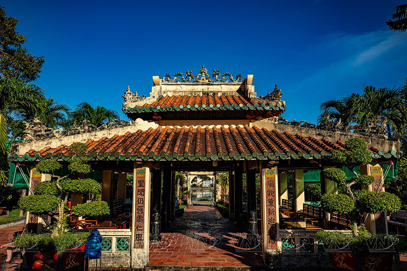 Mac Cuu Mausoleum Ha Tien